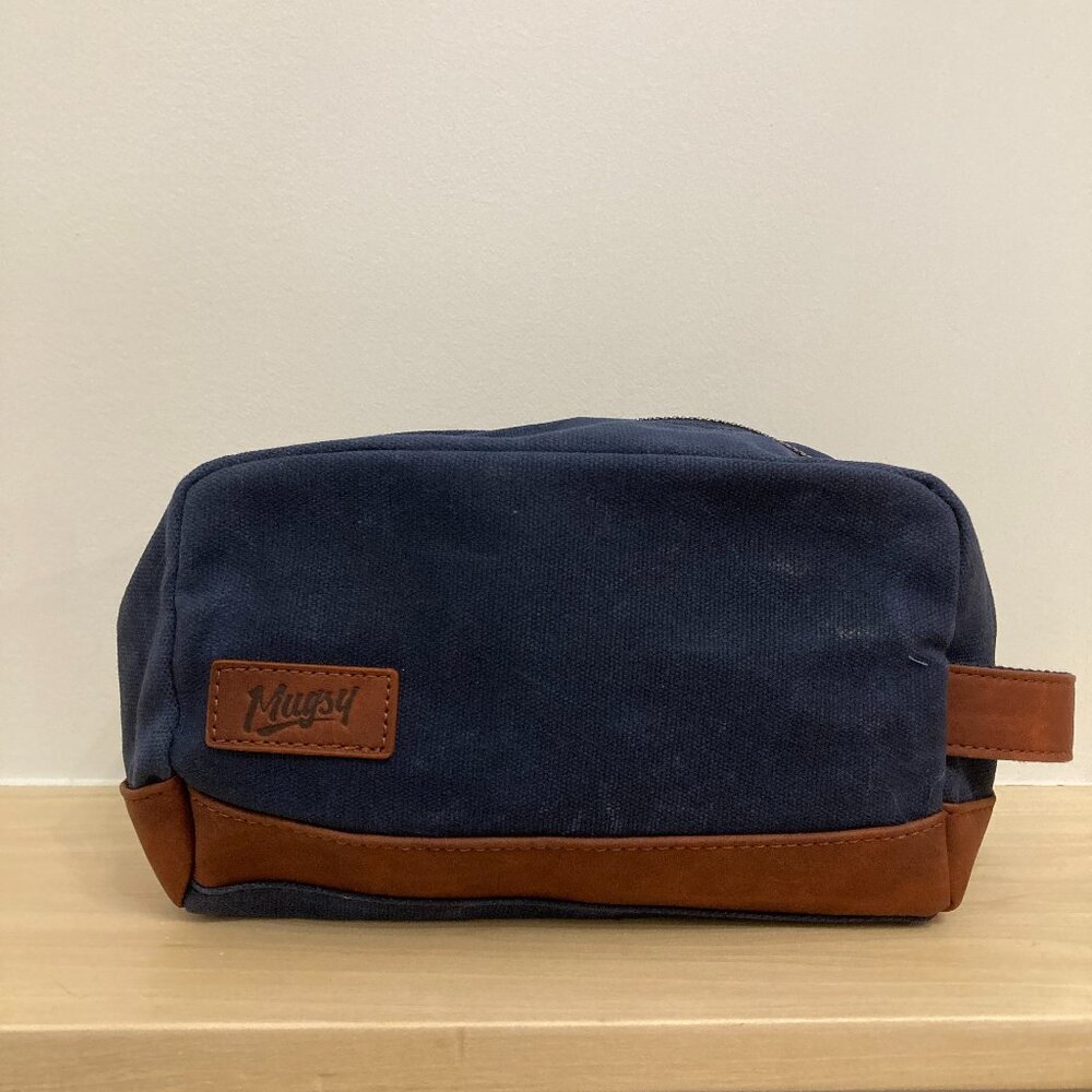 ❌SOLD❌ NEW NO TAGS Mugsy Denim Dopp Kit Bag Canvas & Leather Brand (retails $79)